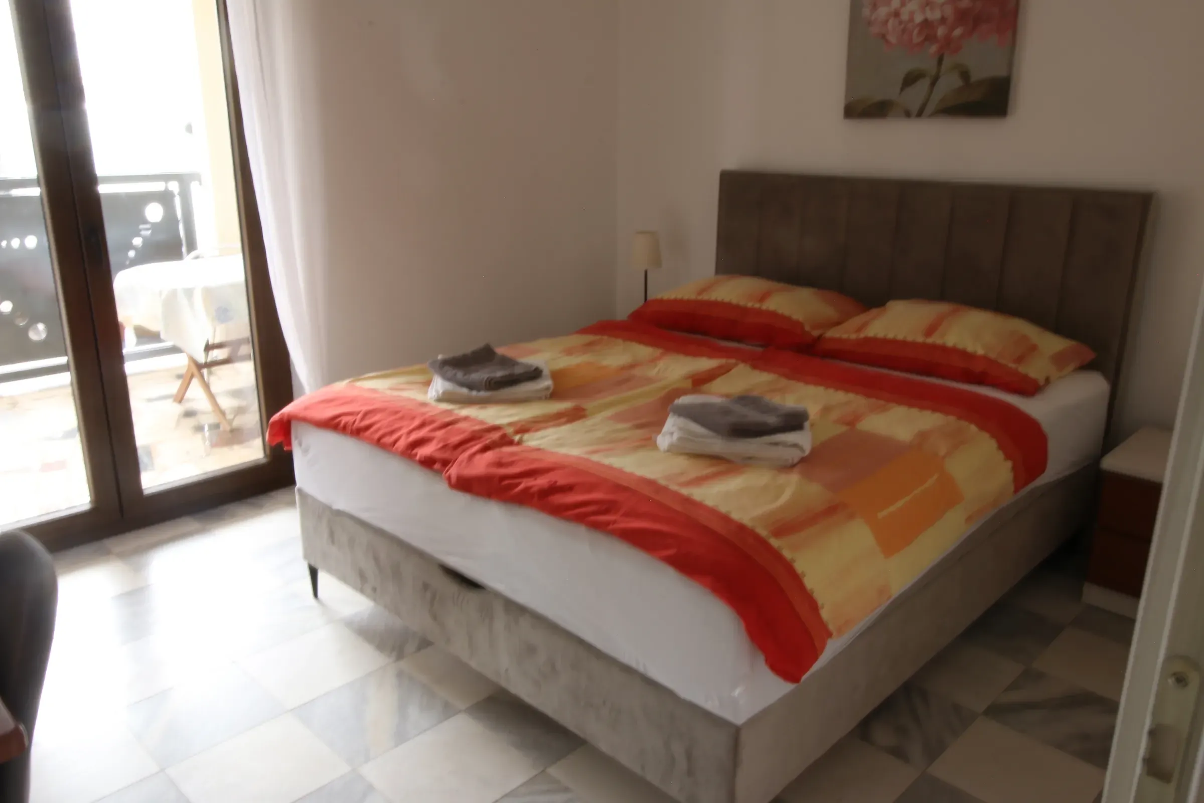 Double bedroom with direct access to the outdoor terrace